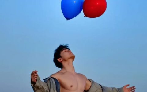 双开门白皮男大体育生