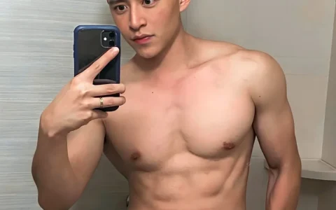 男生别再乱剪发型了，试试这3款潮流帅气造型，剪完颜值翻倍！