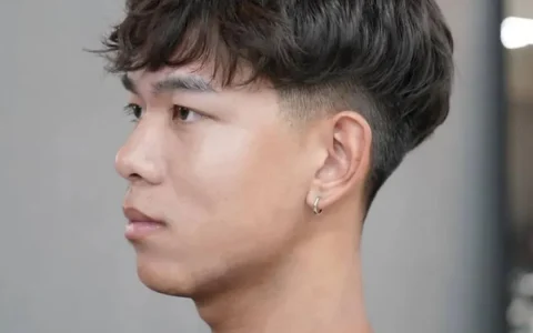 不建议二三十岁男生剪“锅盖头、长发”，换成这些发型更减龄帅气