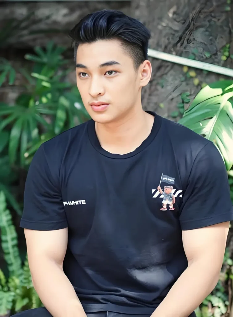 建议95后的男生，剪这3款“露额”发型，清爽利落，阳光帅气！