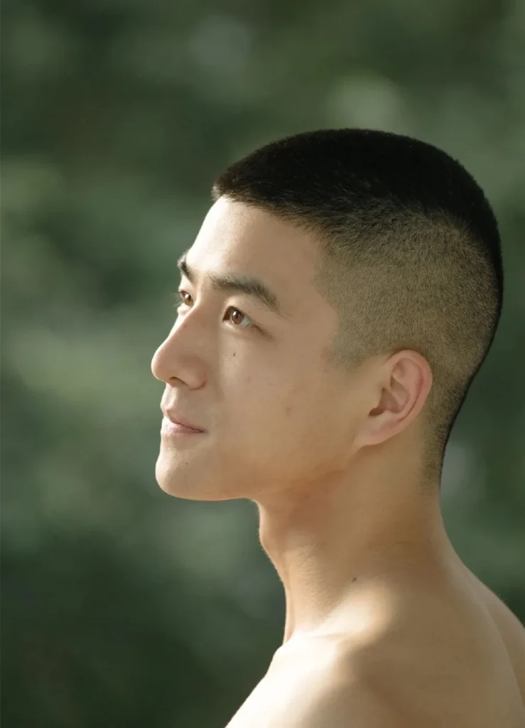 成都又一枚寸头腹肌宝藏小哥！