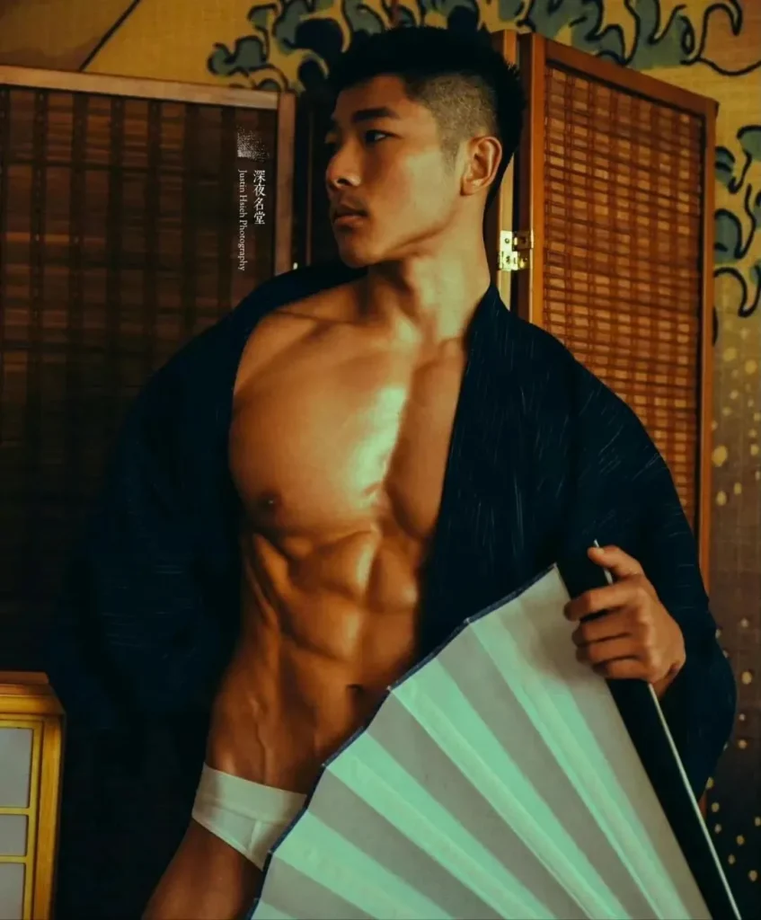 黑皮筋肉直男教练重构东方男体美学