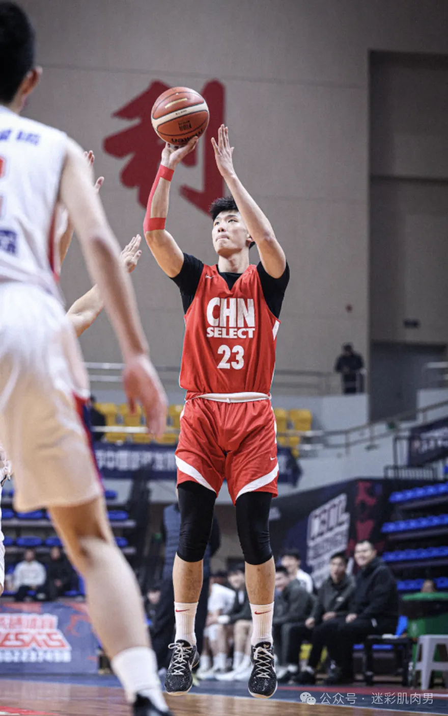 193CM山东体育生男大,19岁大弟弟真的超厉害!