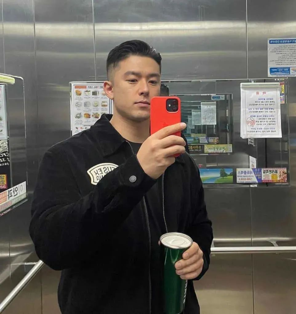 昔日翘臀熟男竟被喷颜值崩了?曾经的他到底有多帅!