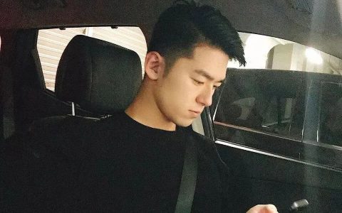 韩国黑皮体育生翘臀熟男，竟被喷颜值崩了！