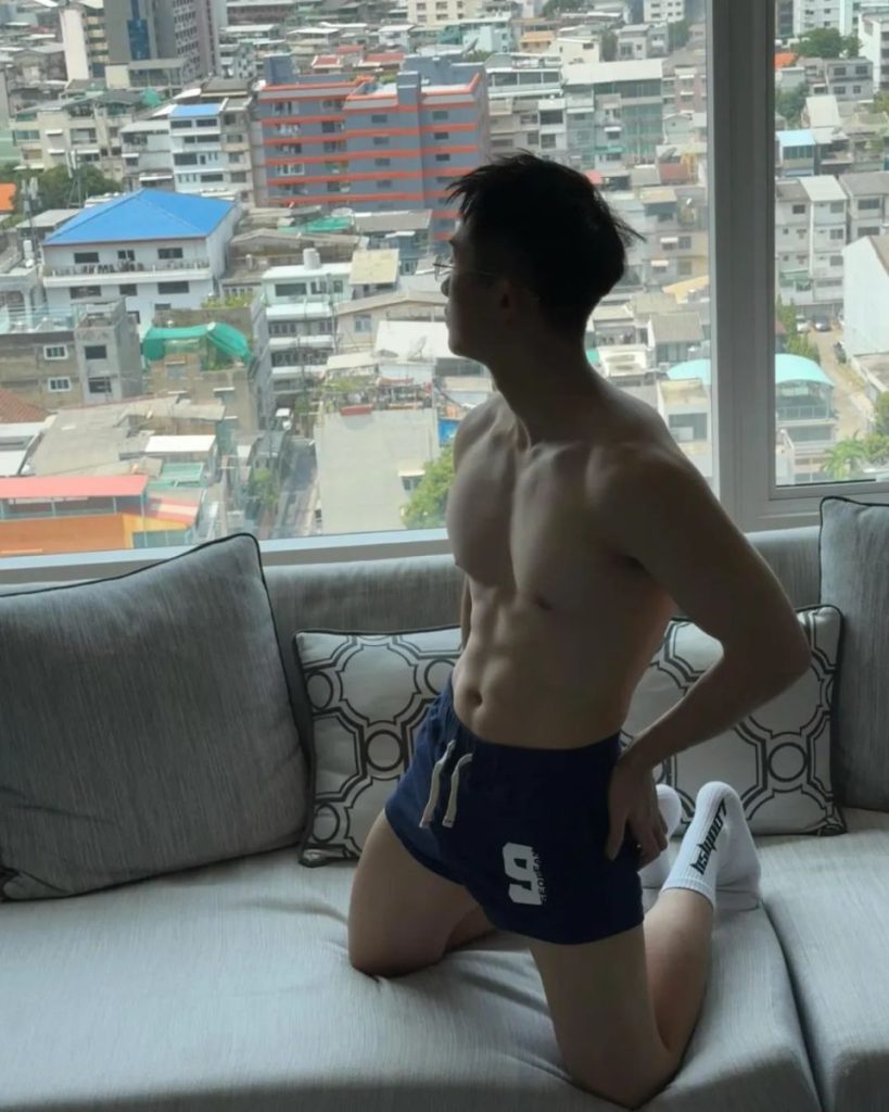 与精瘦薄肌少年共赴一场海盐味的生长仪式