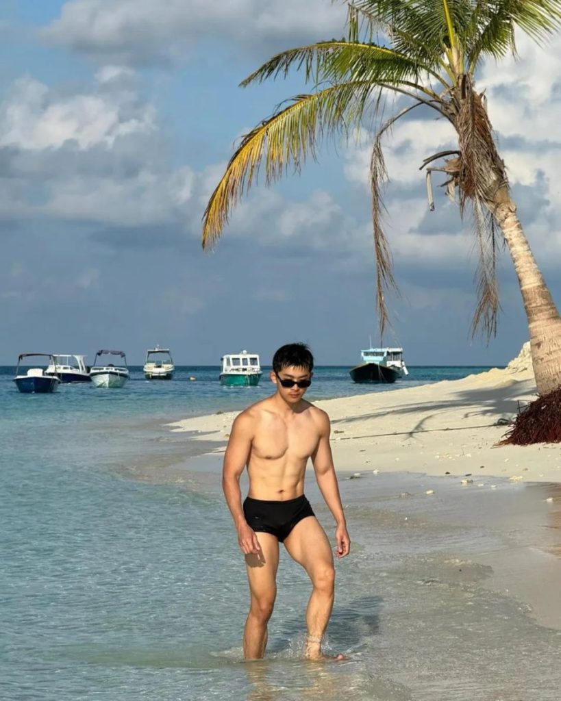 与精瘦薄肌少年共赴一场海盐味的生长仪式