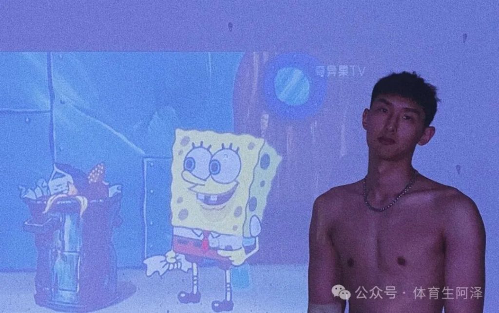东北195cm体校辅导员和体育生恋爱被举报？学校回应：已警告处分！