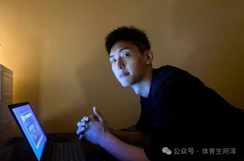 东北195cm体校辅导员和体育生恋爱被举报？学校回应：已警告处分！