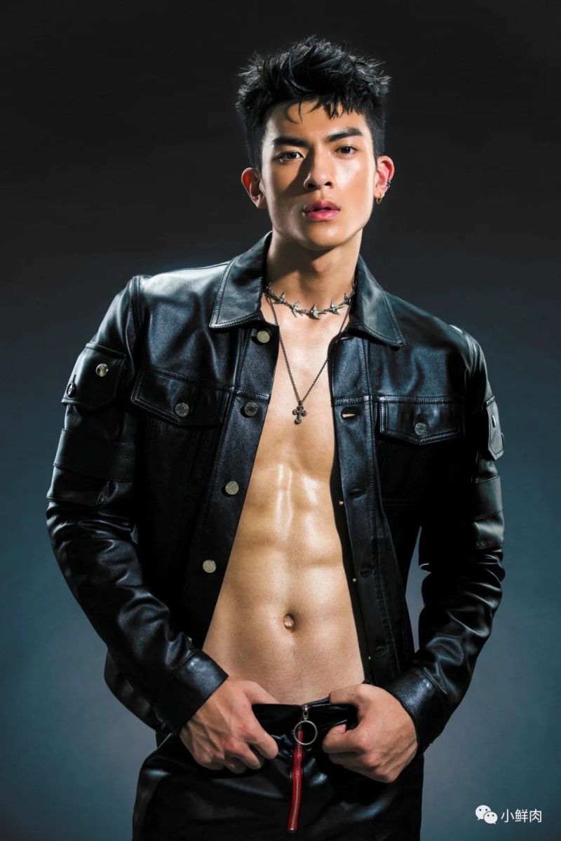 19岁的钻石男大，又又又被男摄影师拍了！