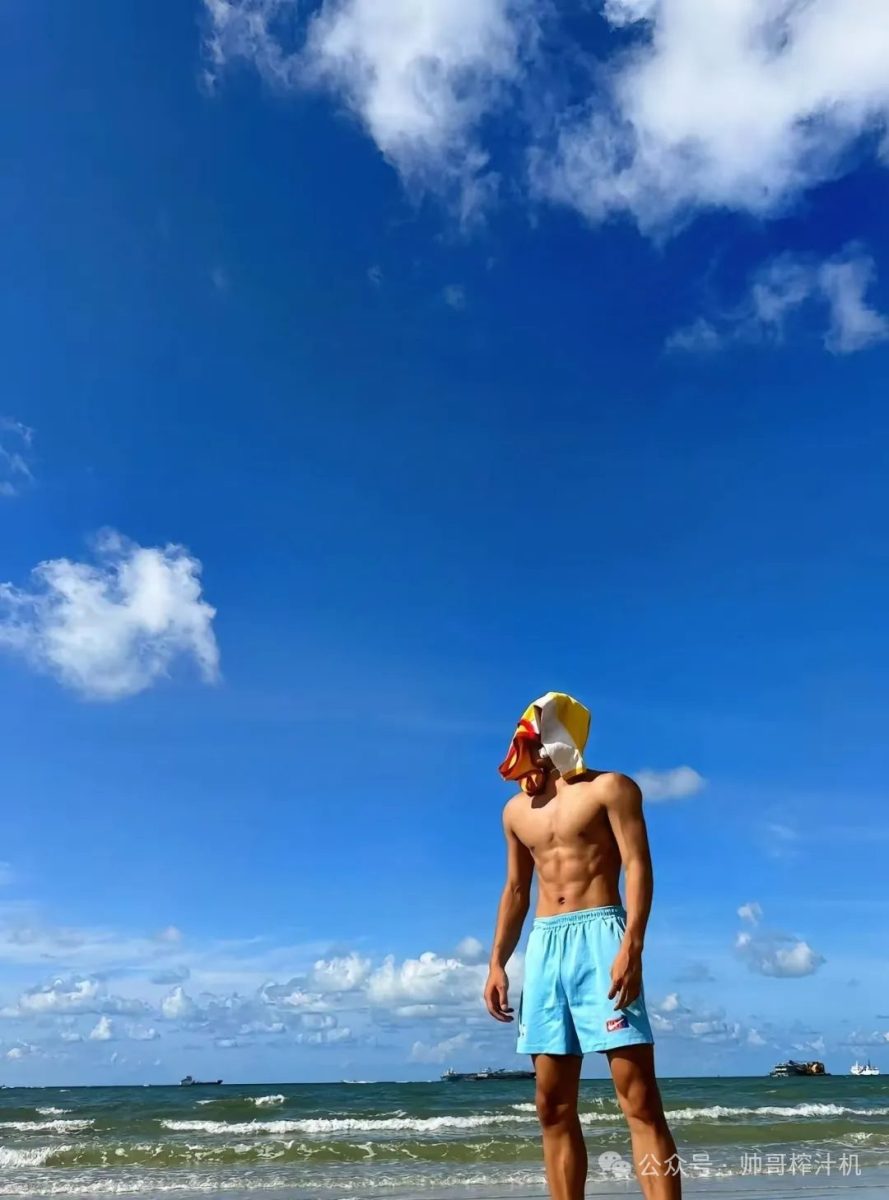 185黑皮体育生直男装gay哄大哥买车!