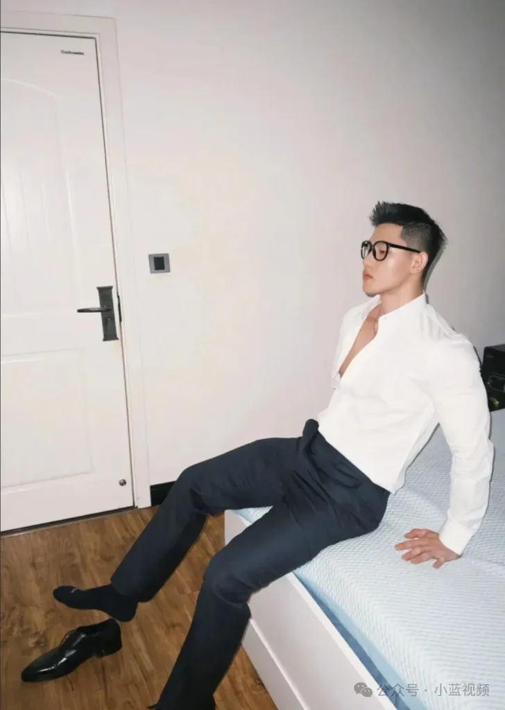 脏兮兮痞帅正装阳光大男孩！