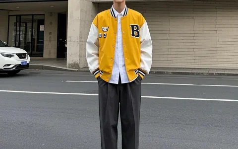 男生春季“棒球服+衬衫”穿搭，这3套阳光帅气，满满的少年感！