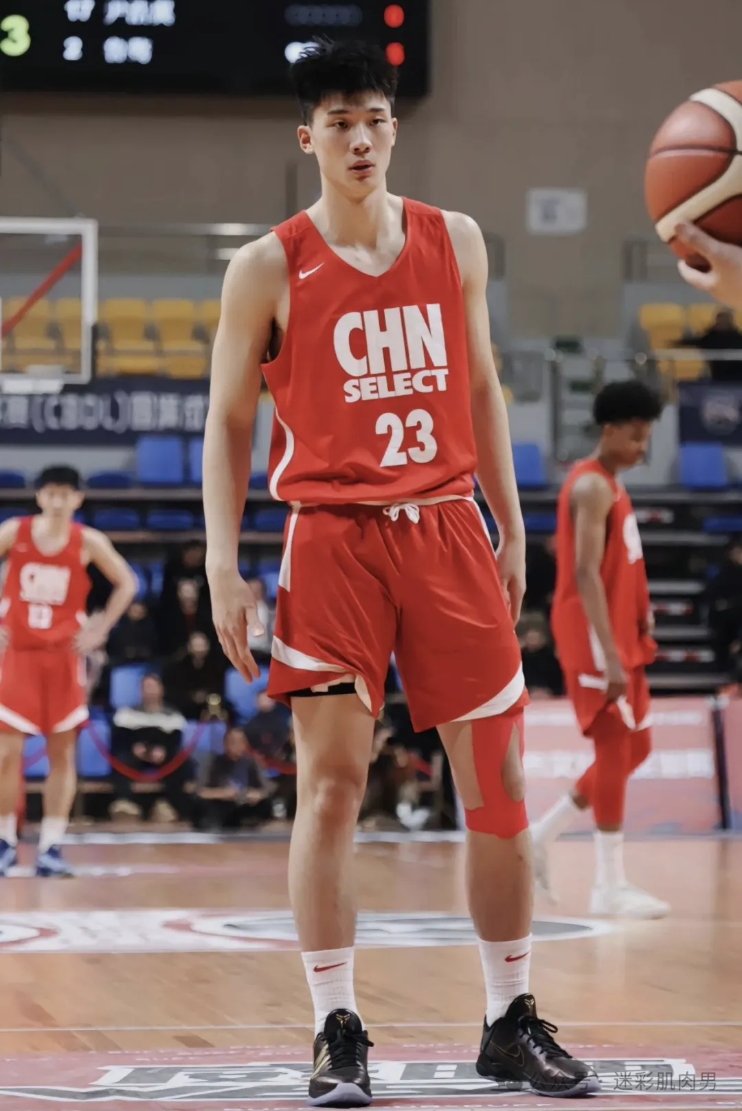 193CM山东体育生男大,19岁大弟弟真的超厉害!