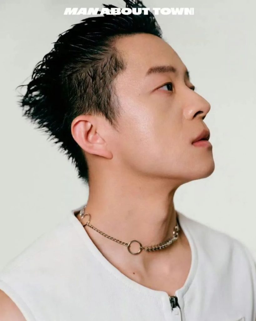 张宏涛首次尝试短发写真，肌肉清爽帅气完全天菜