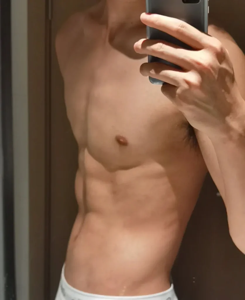 183cm男大就是“香”！看似“细狗”，身材实则很有料～