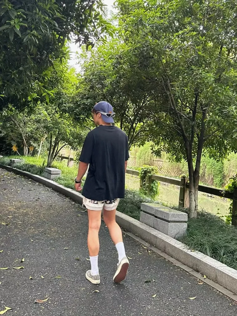183cm男大就是“香”！看似“细狗”，身材实则很有料～