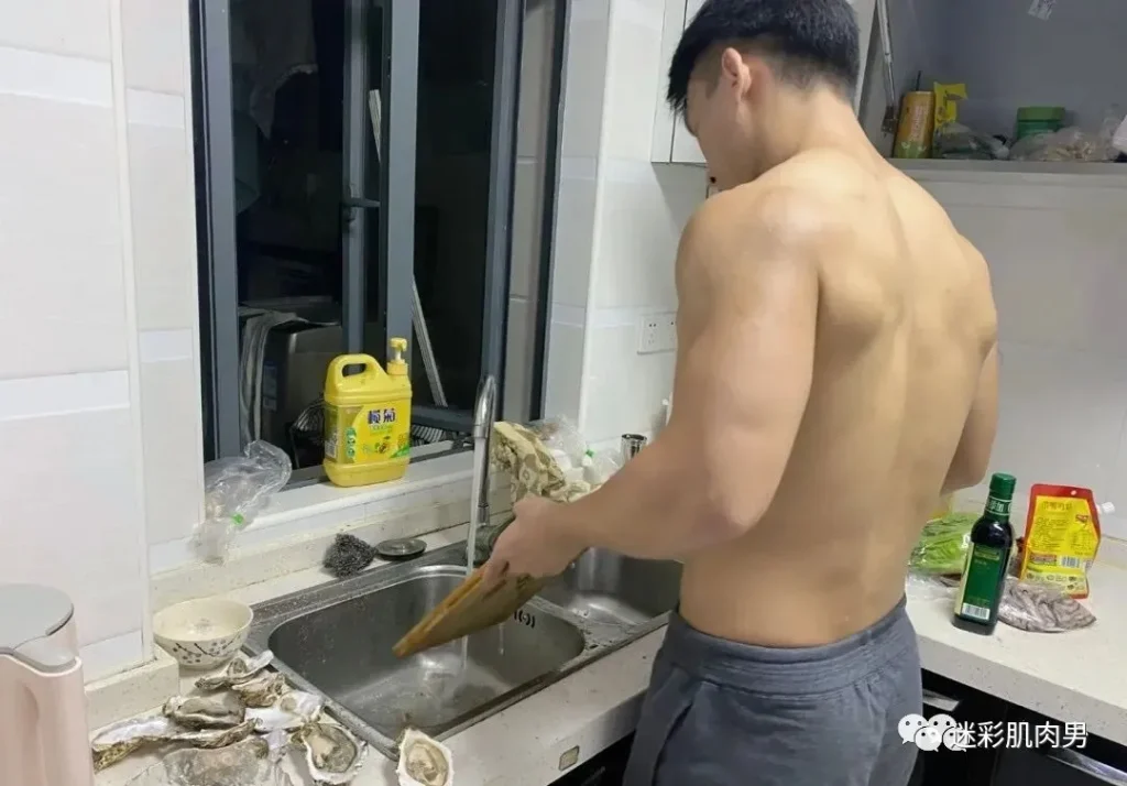 寝室有个云南的运动帅哥室友！