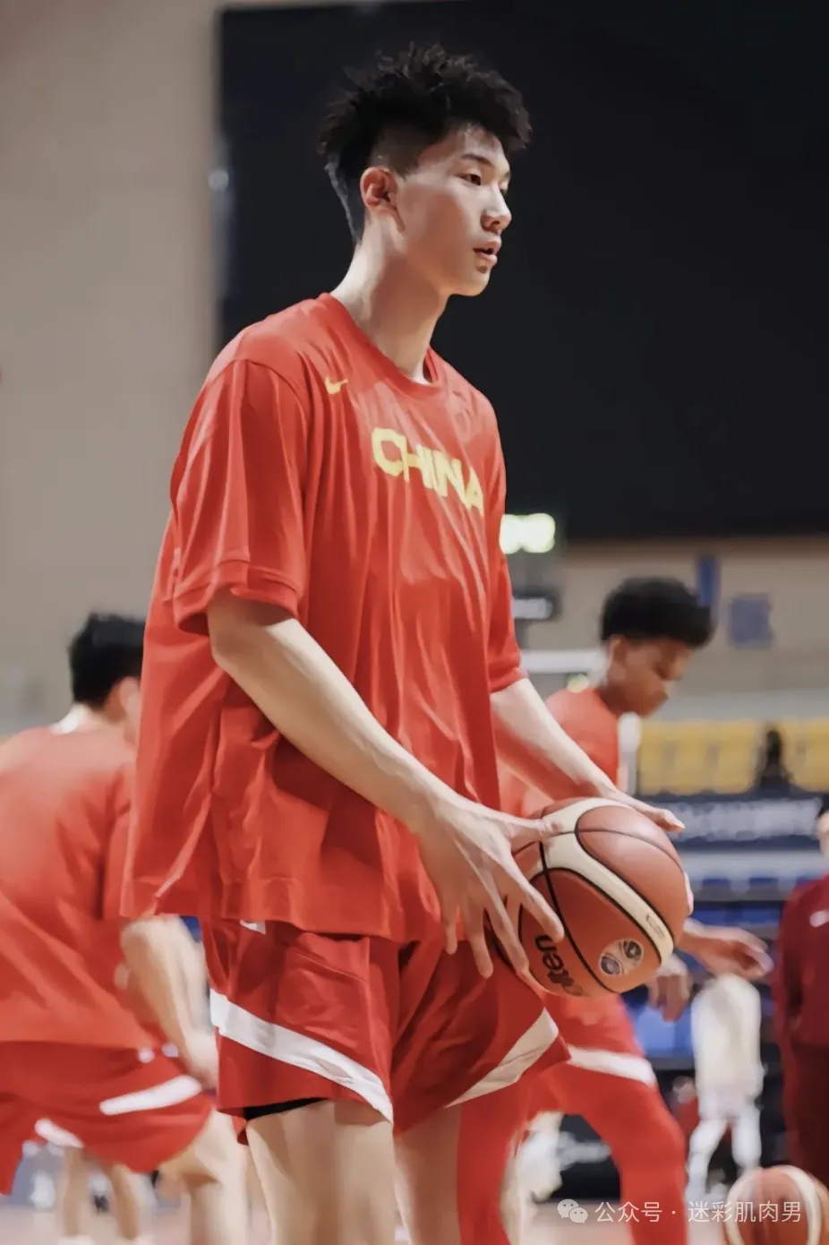 193CM山东体育生男大,19岁大弟弟真的超厉害!