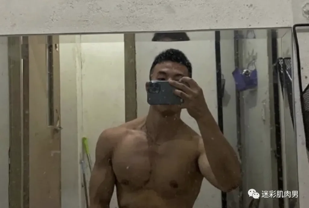 篮球长腿小哥，身材好到爆！