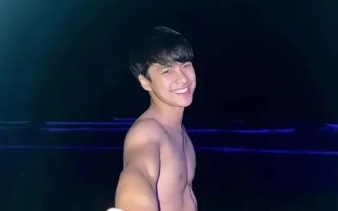 泰国顶流男演员，“整容式”颜值变化，足以令人惊叹！