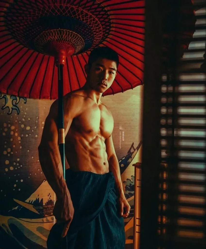 黑皮筋肉直男教练重构东方男体美学