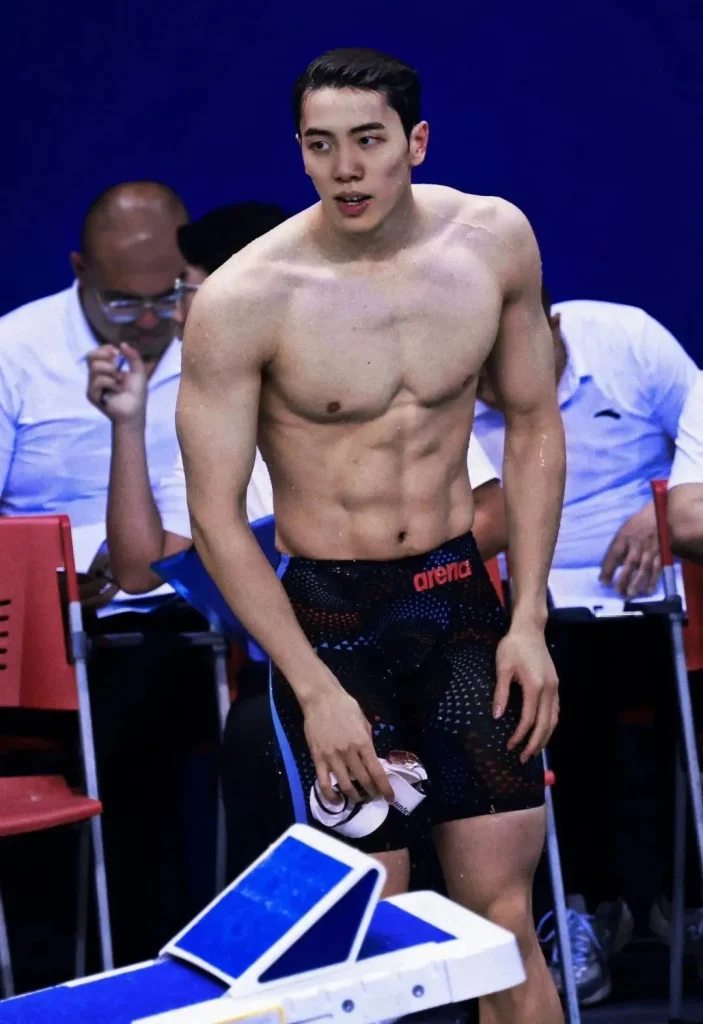 天呐零零后孙佳俊被一男子拍了？！网友直接炸锅啦！