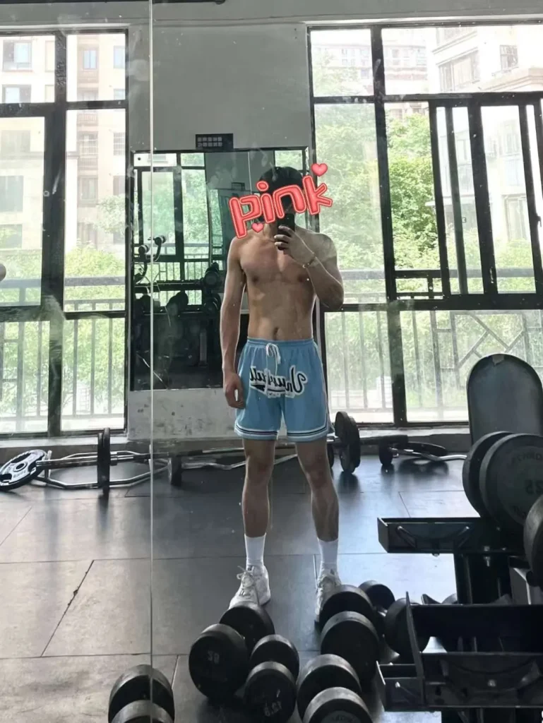 183cm男大就是“香”！看似“细狗”，身材实则很有料～