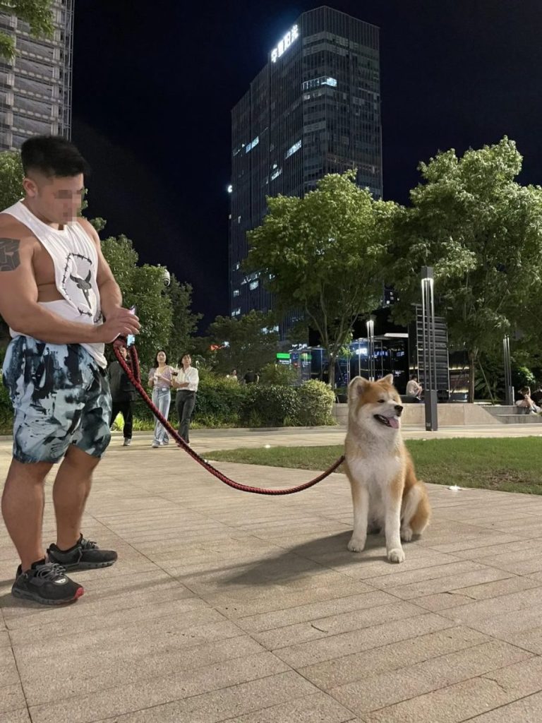 TXL的钱真好骗？抖音博主200元加微信3000元看视频 受害人放话周末堵健身房