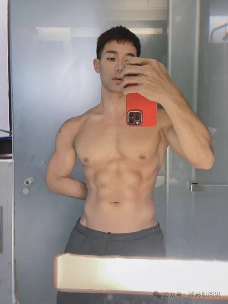 杜蕾斯男模竟然41岁了，你敢信？！