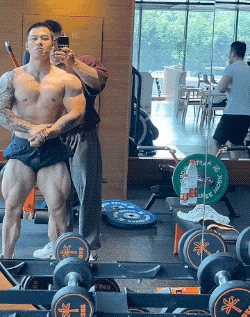 浙江寸头直男教练拍全见版iG上爆红,!你看了吗?