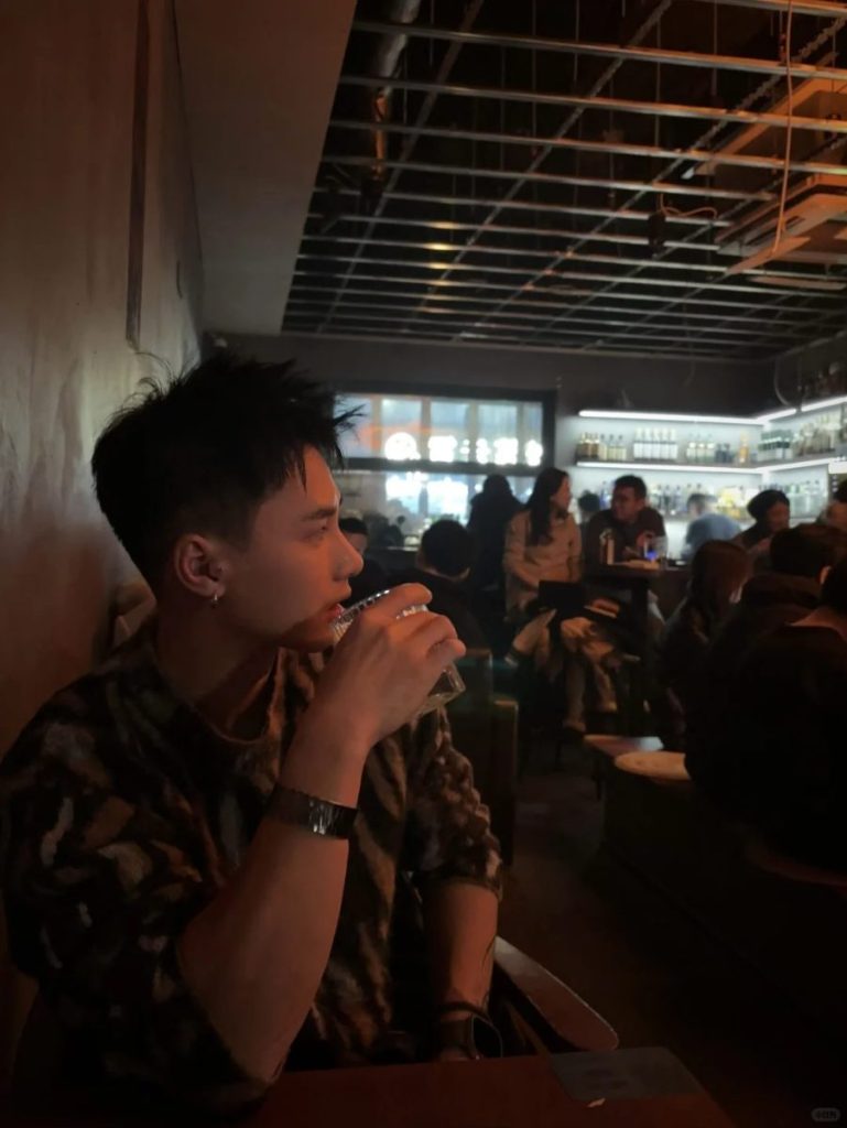 山东东营短发清秀健身男，纹身花臂一个都不少