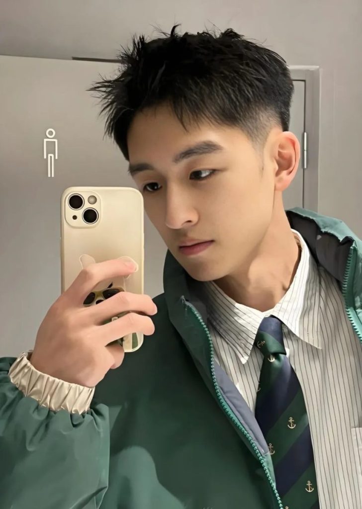 170cm男生剪这3款“露额”发型，帅气又显高，完美提升颜值