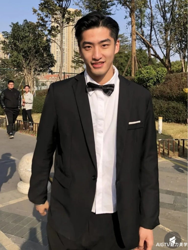 人家秋雅结婚，你一个大鼻子伴郎又唱又跳的！