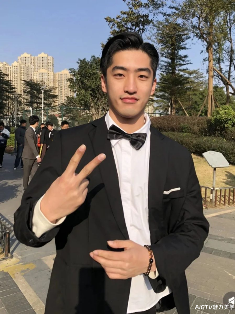 人家秋雅结婚，你一个大鼻子伴郎又唱又跳的！
