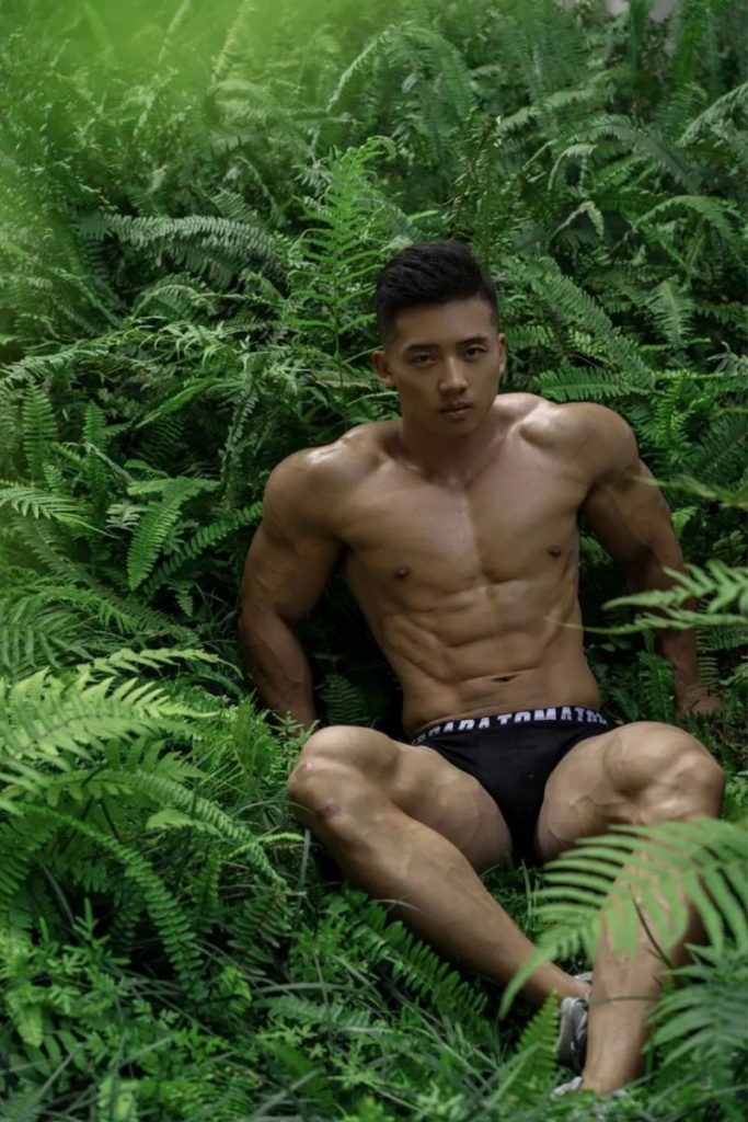 黑皮肌肉男模祝万成,从武警战士到模特华丽转身!