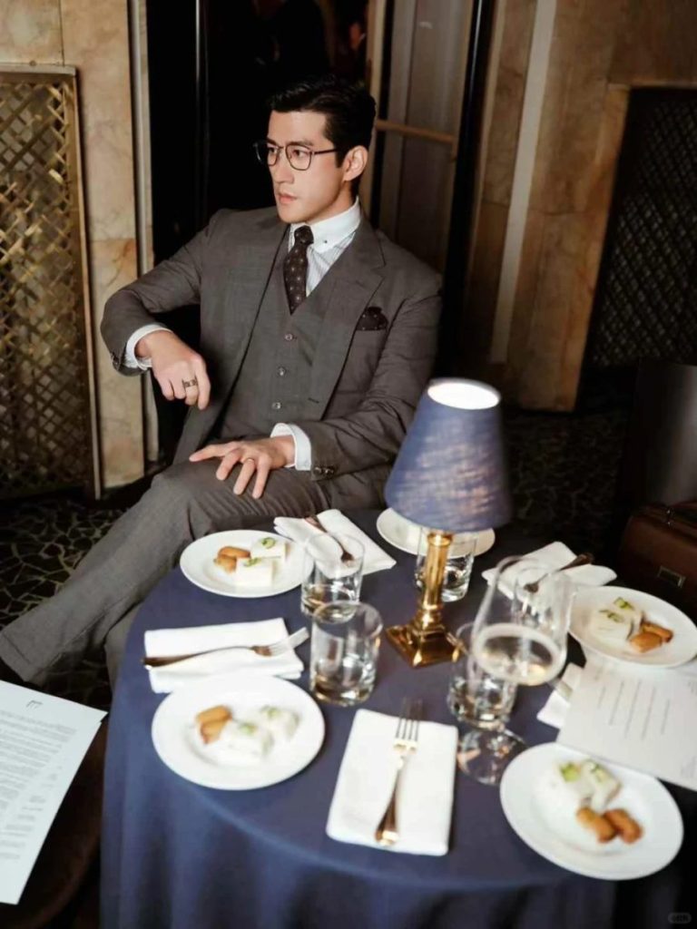 被资本抛弃的肌肉美强惨！李治廷的健身照够拍十部《封神榜》！