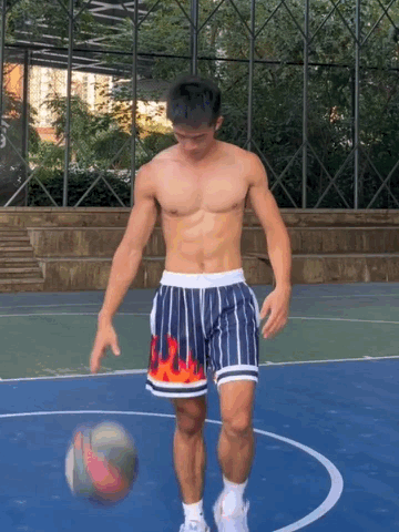 【动图】黑皮钻石男大体育生，真嘟超可以啊！