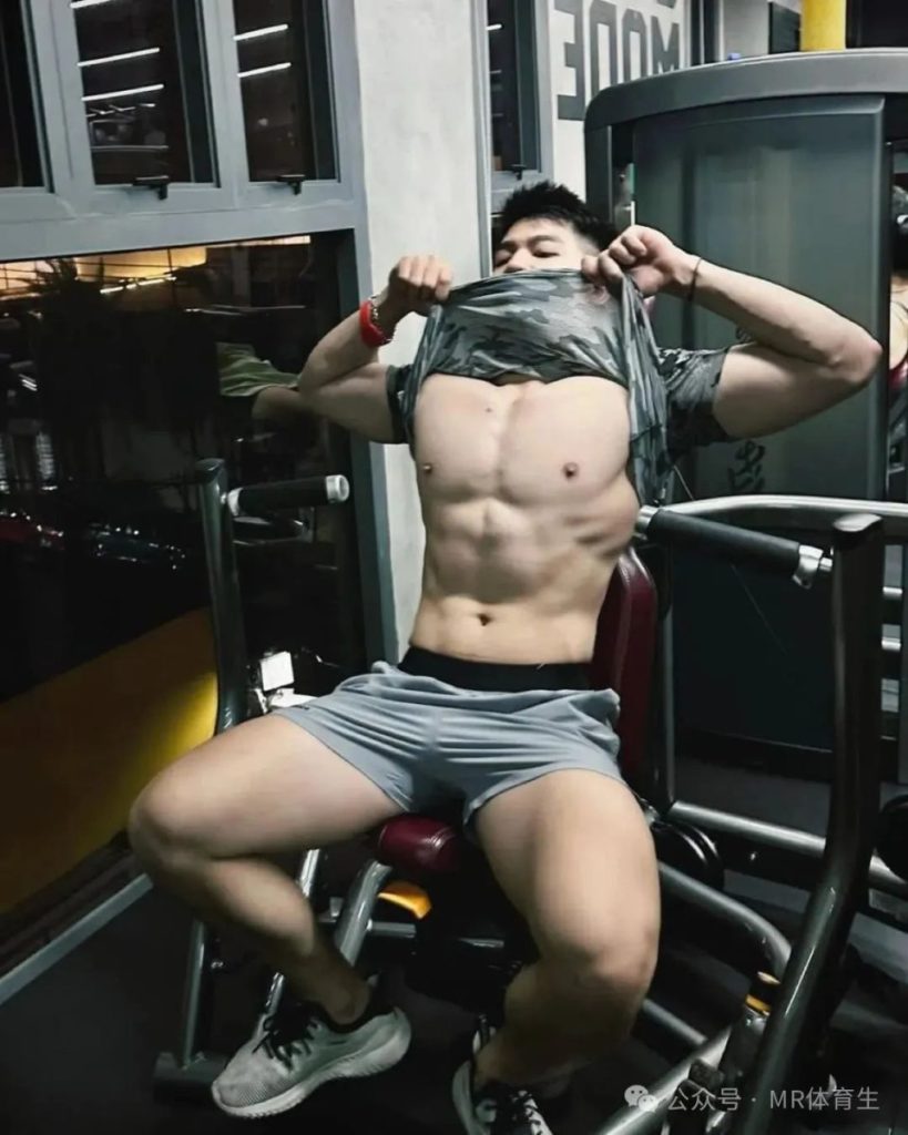 182cm长腿健身男模,性感迷人的鲨鱼线和人鱼线