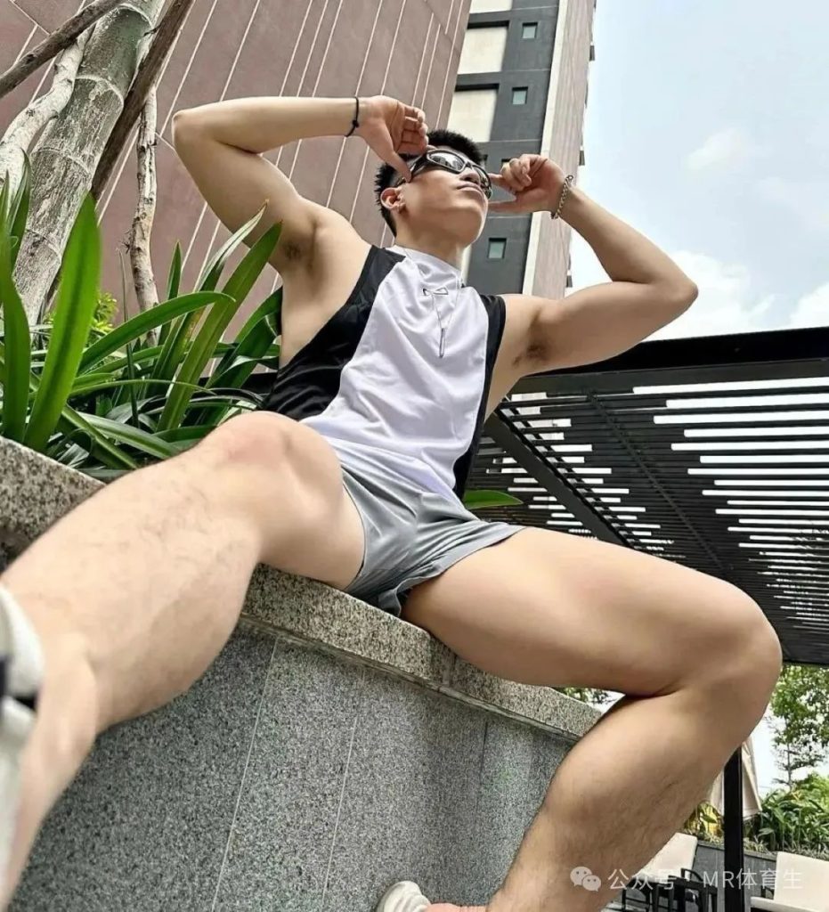 182cm长腿健身男模,性感迷人的鲨鱼线和人鱼线