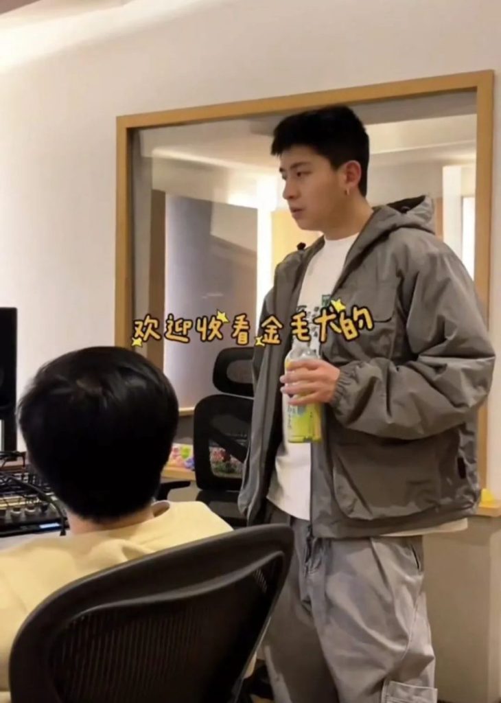 瓦特??焦迈奇胖成球,“这是要变熊圈天菜了?”