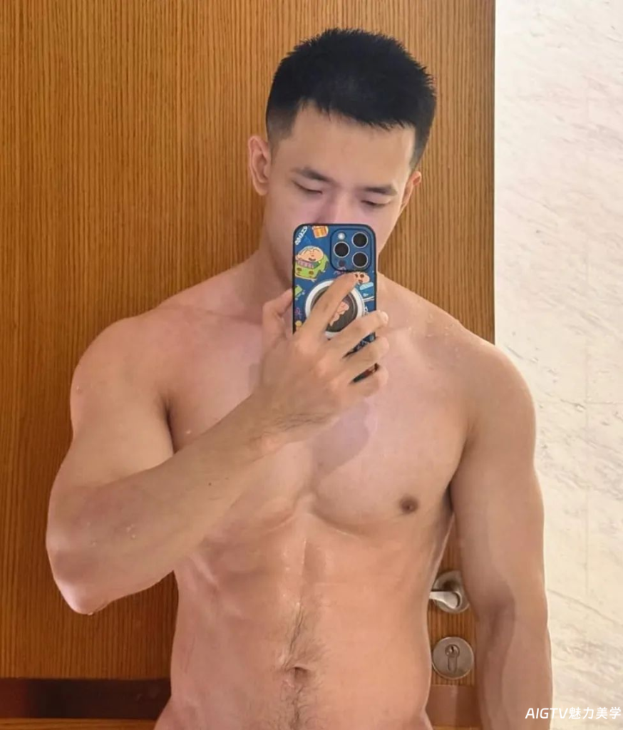 男生剪“露额”发型轻熟帅气，建议试试这3款，尽显男性魅力！