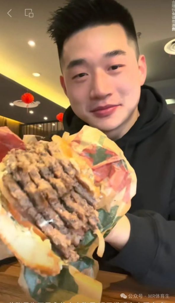 25岁陕西肌肉帅哥,网友直呼:互联网第一老公~