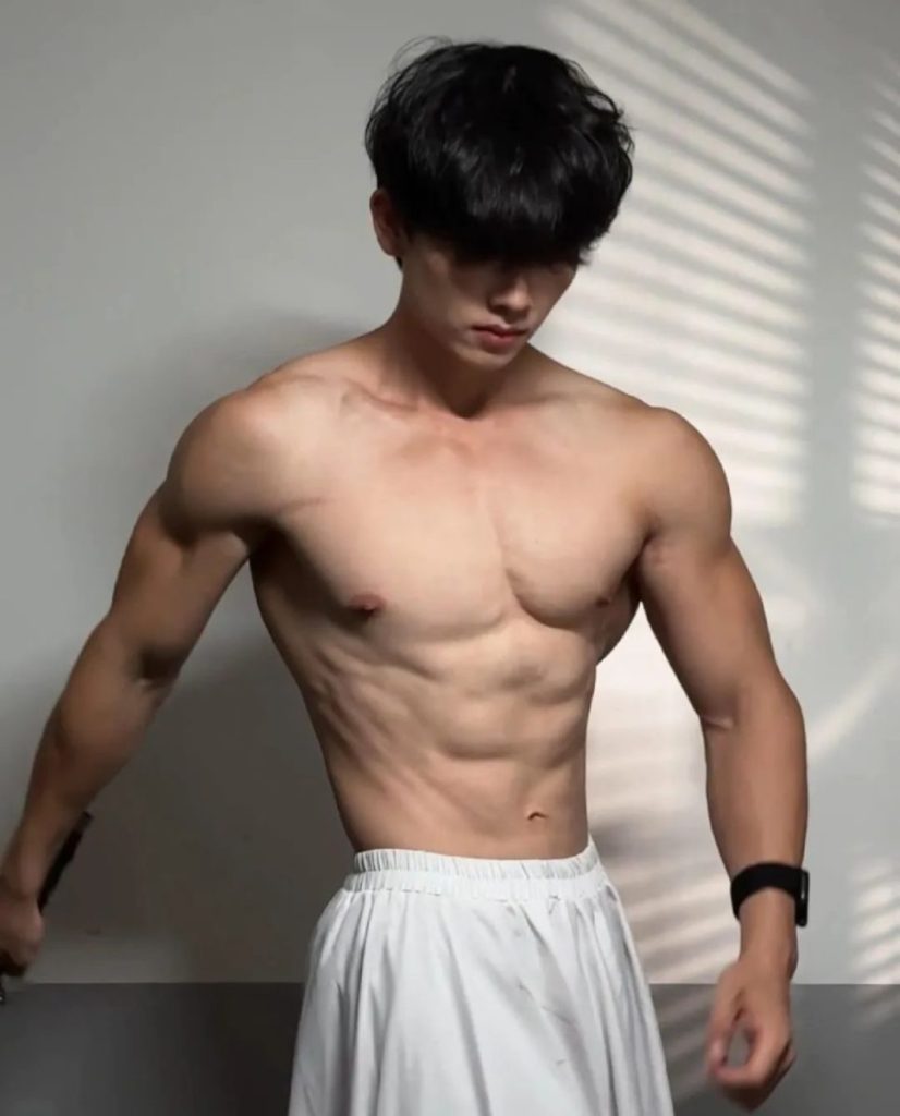 河南桌球肌肉男大让人心疼加速!