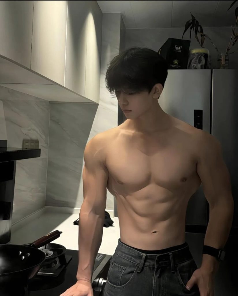 河南桌球肌肉男大让人心疼加速!