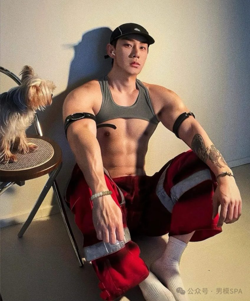 篮球腹肌体育生双开门男模