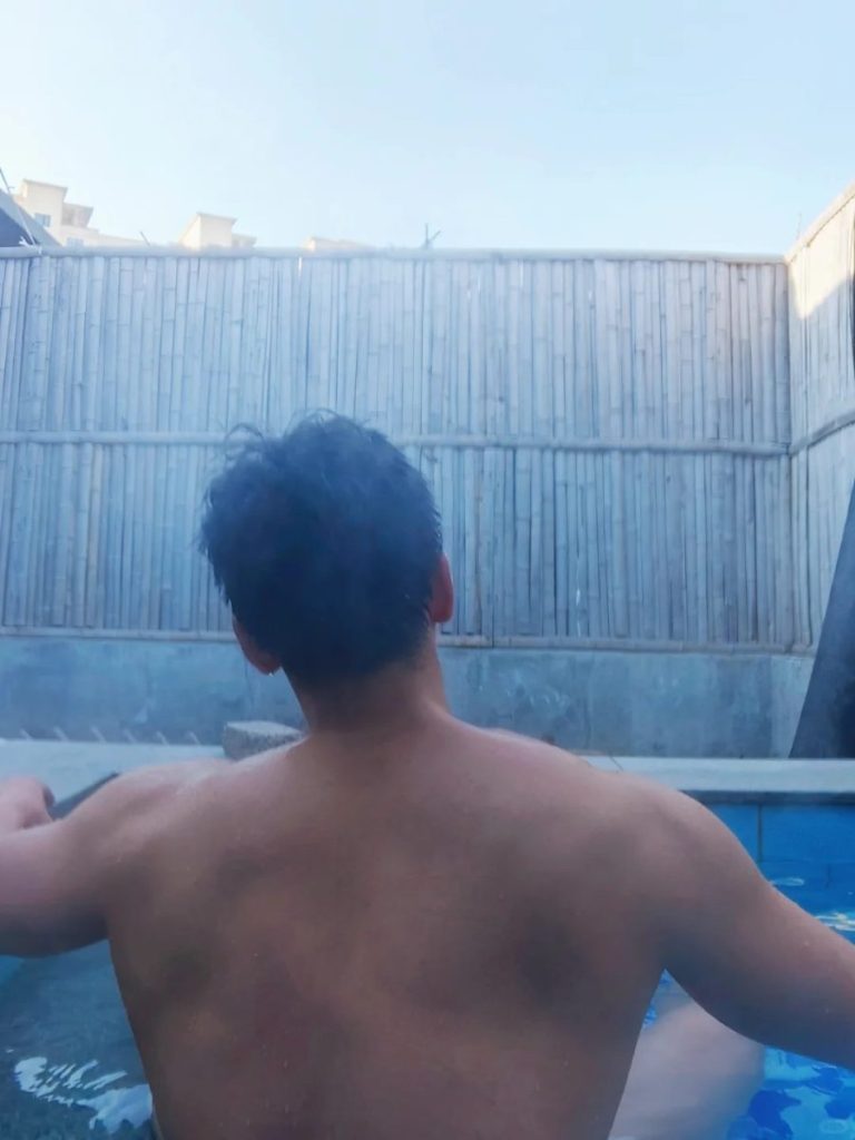 185体育生开始认真减脂,穿泳裤的直男有多要命?