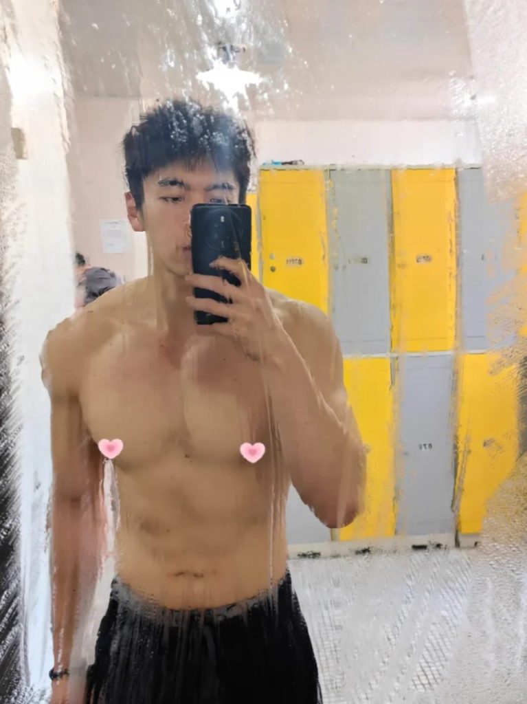 185体育生开始认真减脂,穿泳裤的直男有多要命?