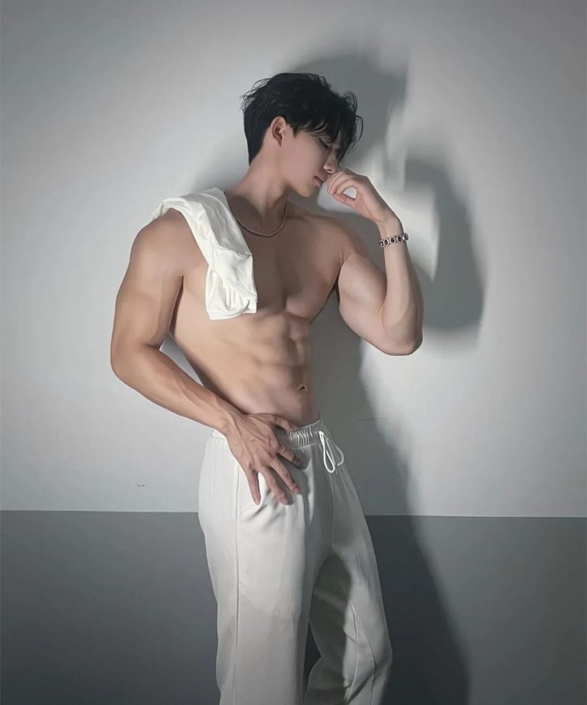 河南桌球肌肉男大让人心疼加速!