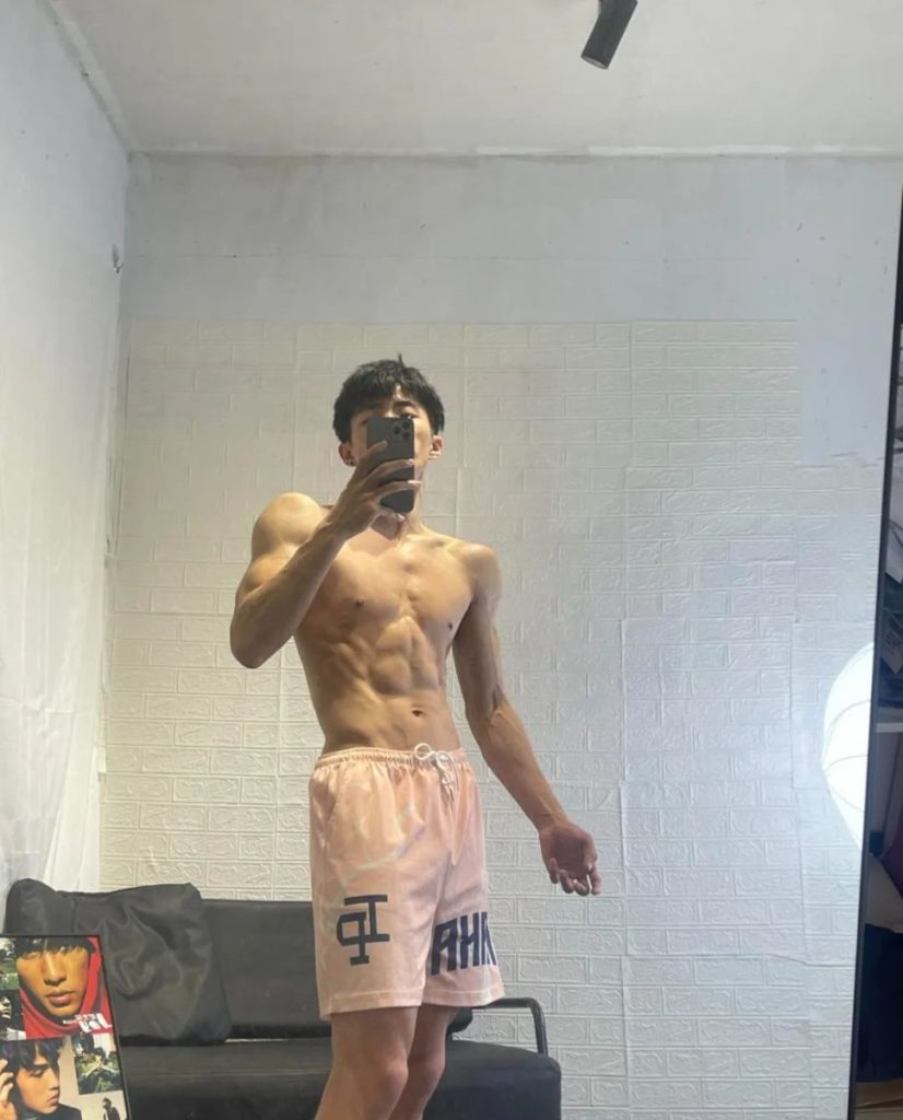 山东筋肉黑皮体育生,腹肌太性感了!